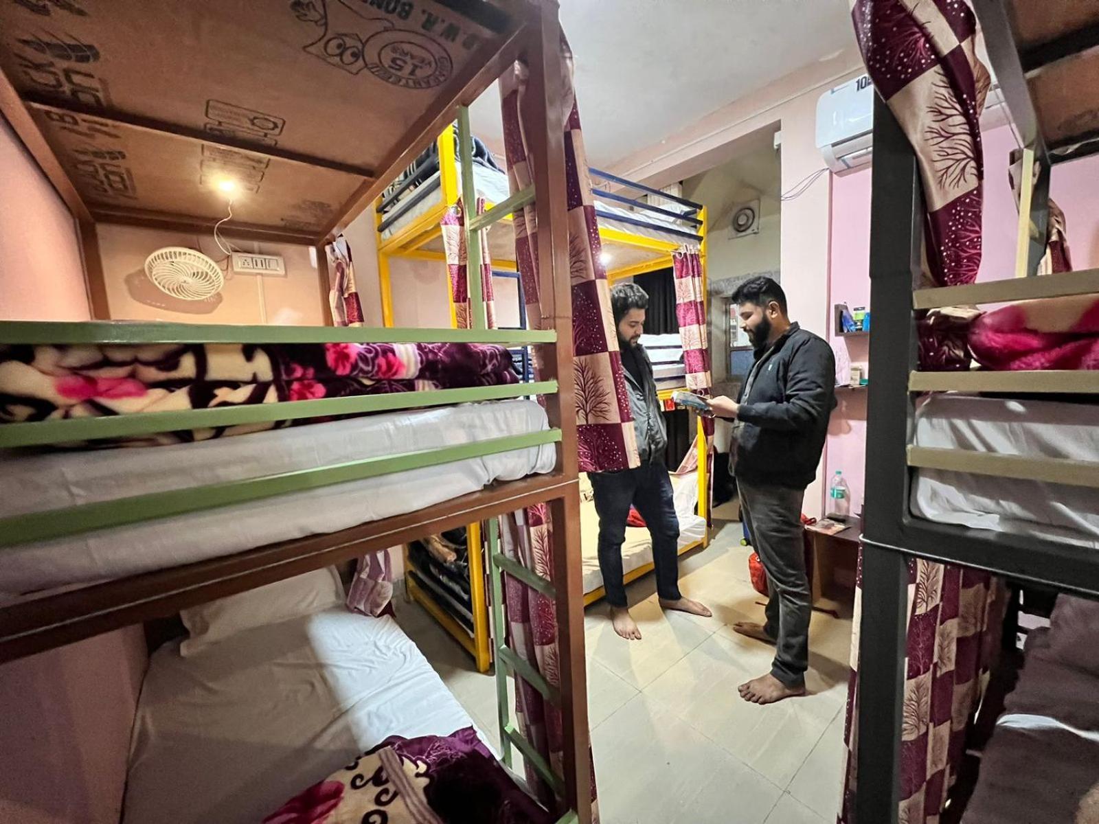 Baba'S Rishikesh Hostel Eksteriør bilde