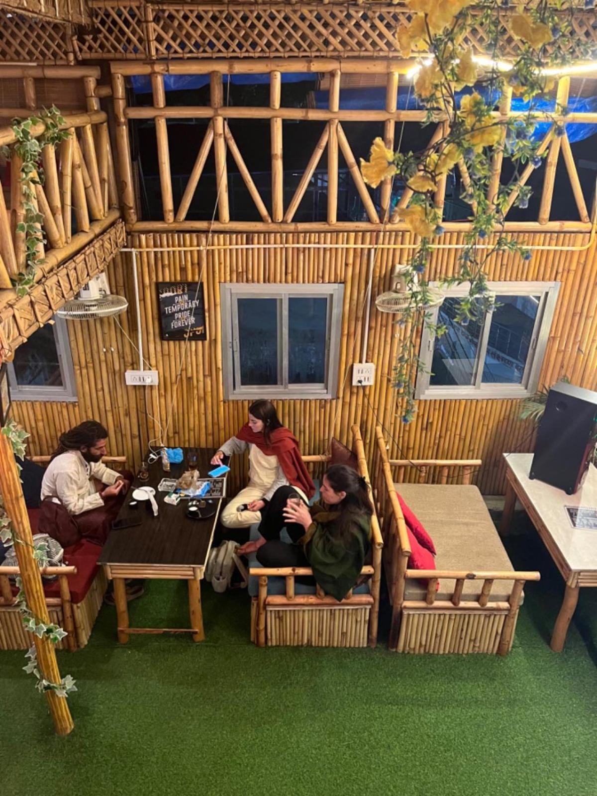 Baba'S Rishikesh Hostel Eksteriør bilde